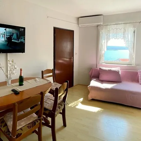 Apartament With Wifi - 23654 Crikvenica